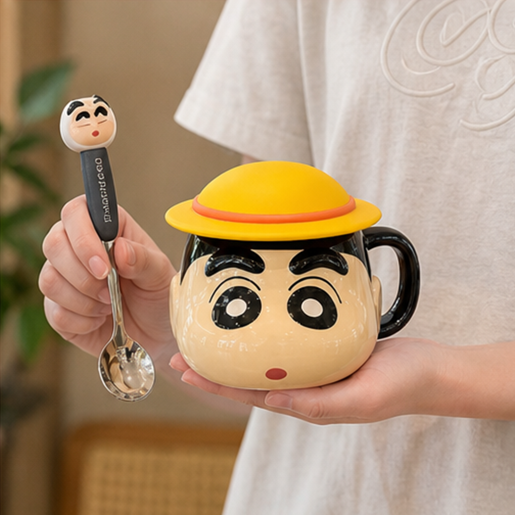 クレヨンしんちゃん 520ml 帽子ふた付き 造型セラミックマグ スプーン付き