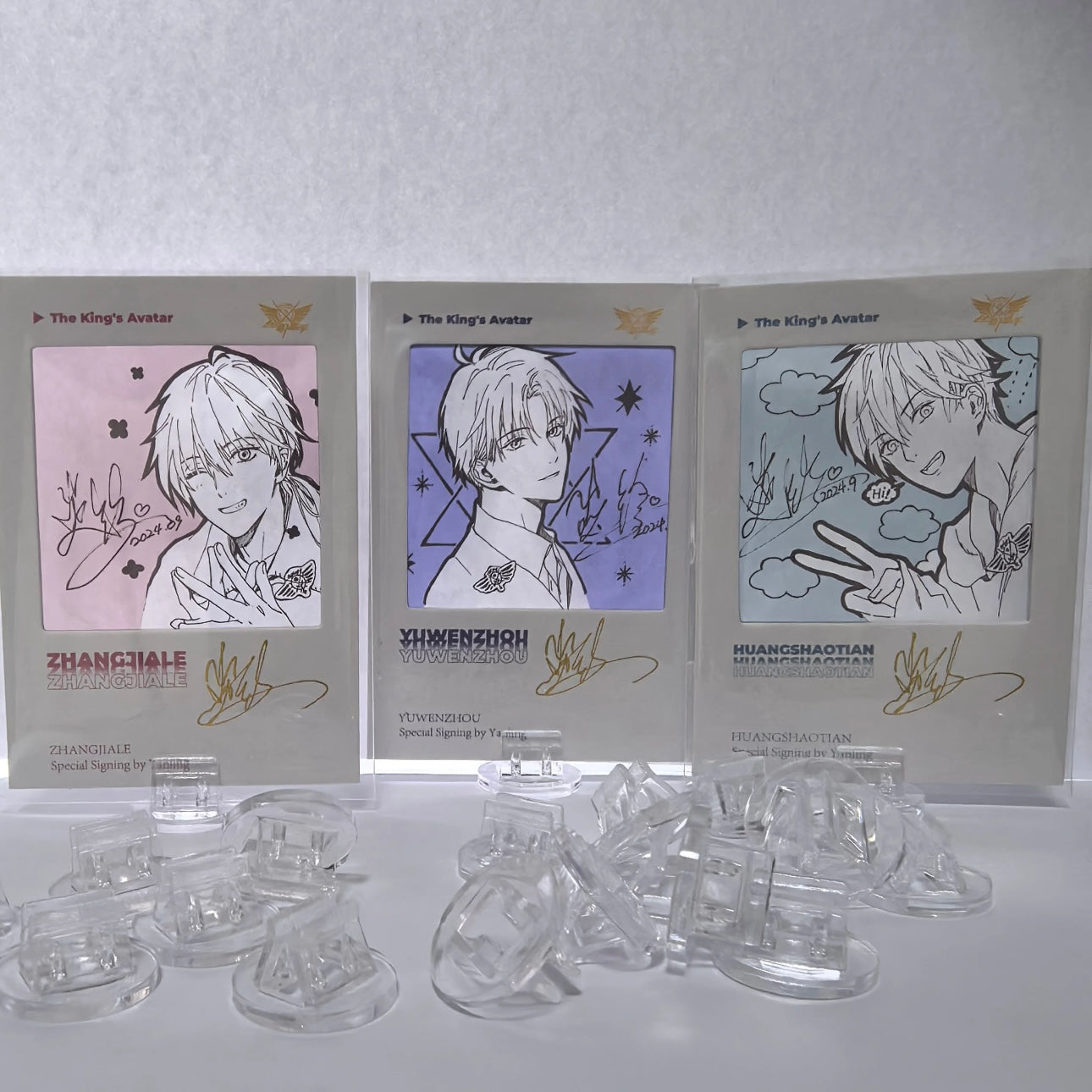 20mm透明プラスチックスタンド円形カードホルダー(20pcs)