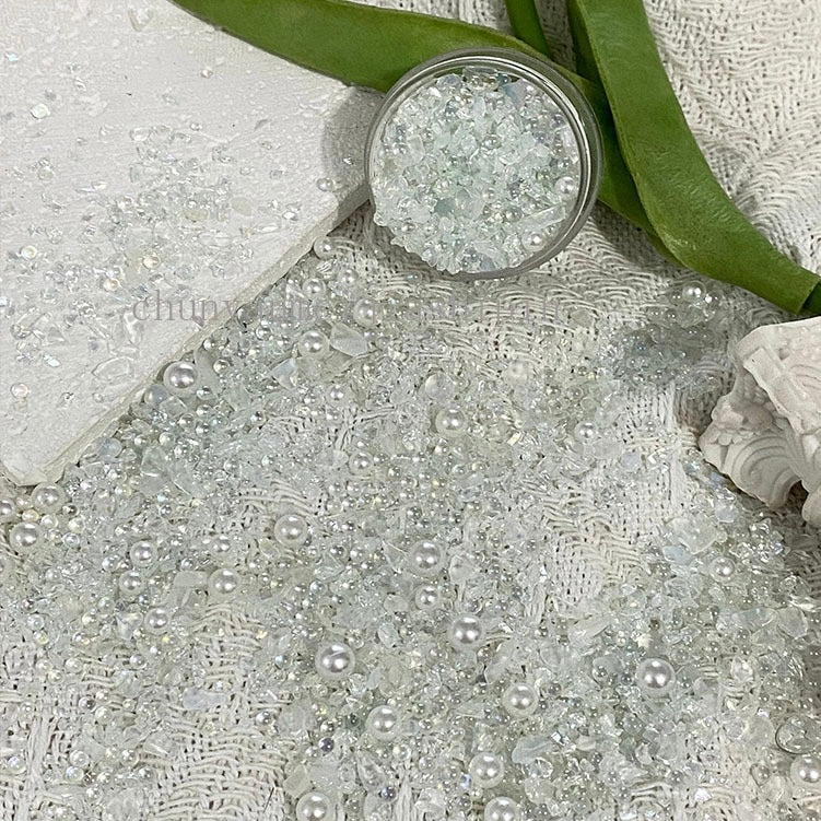 幻彩の装飾品を手作りします。