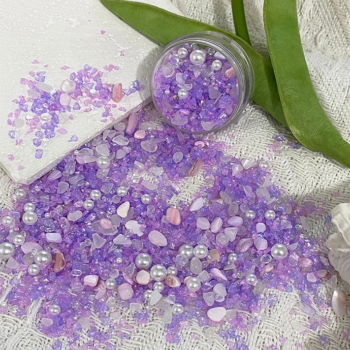 幻彩の装飾品を手作りします。
