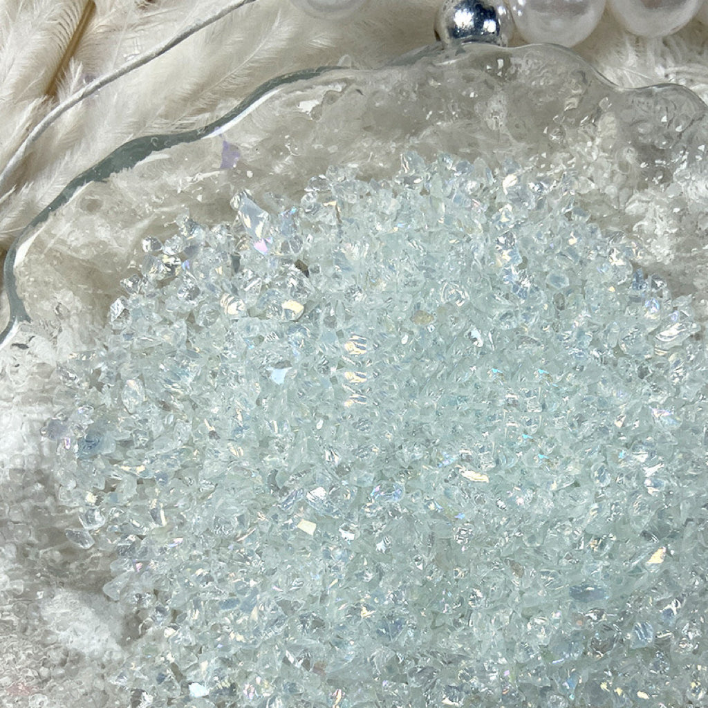 幻彩の装飾品を手作りします。