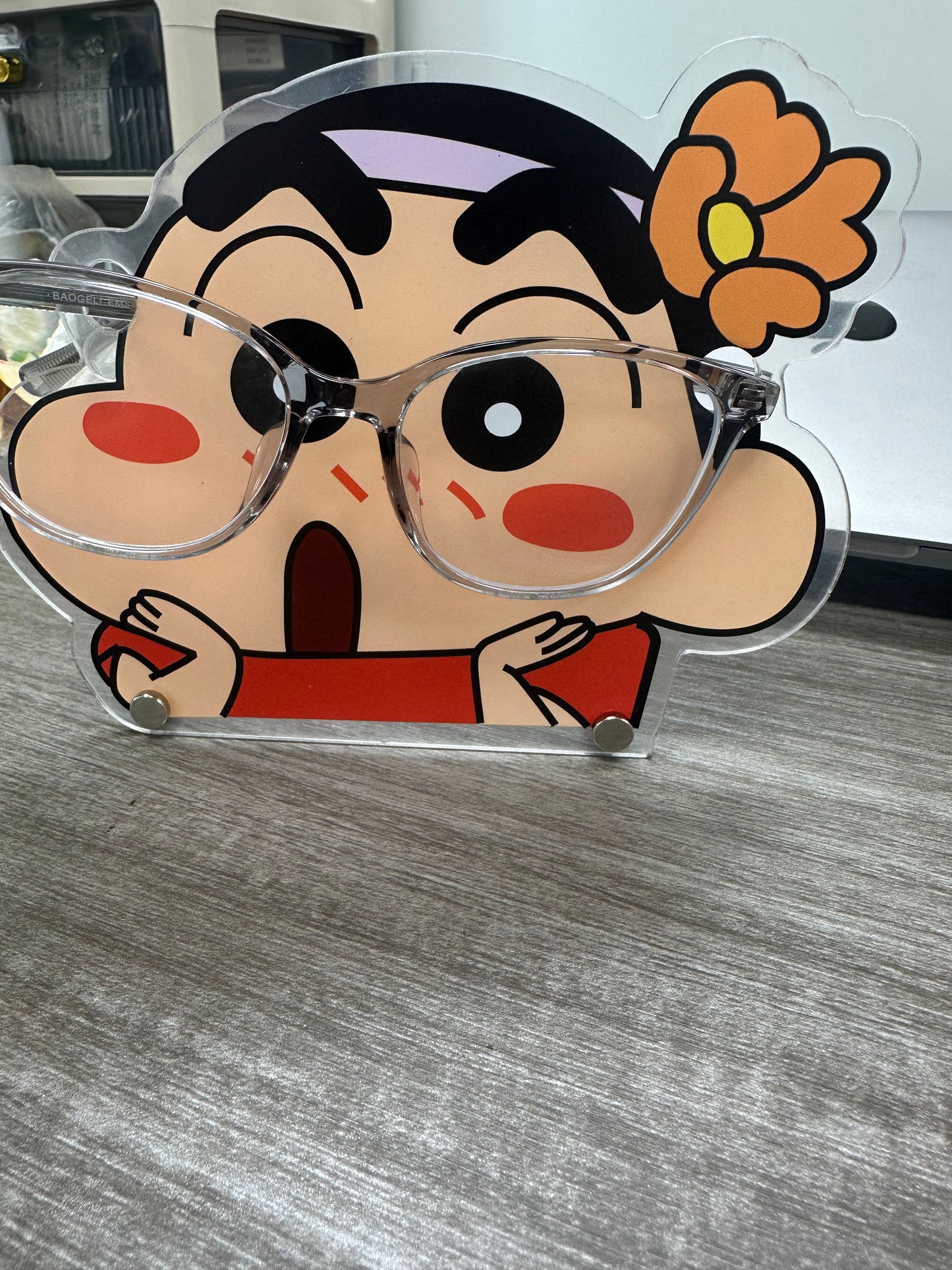 キティ、しんちゃん、ちいかわのメガネホルダー