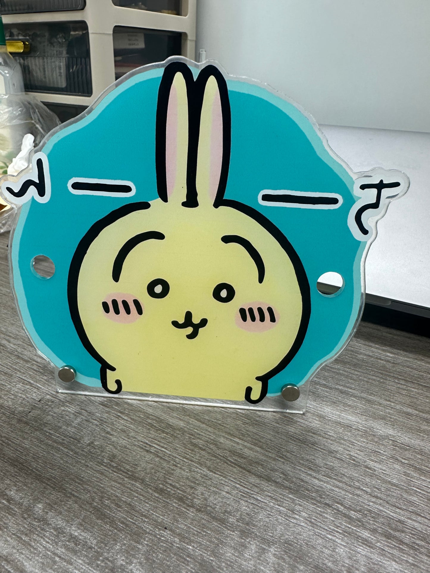 キティ、しんちゃん、ちいかわのメガネホルダー