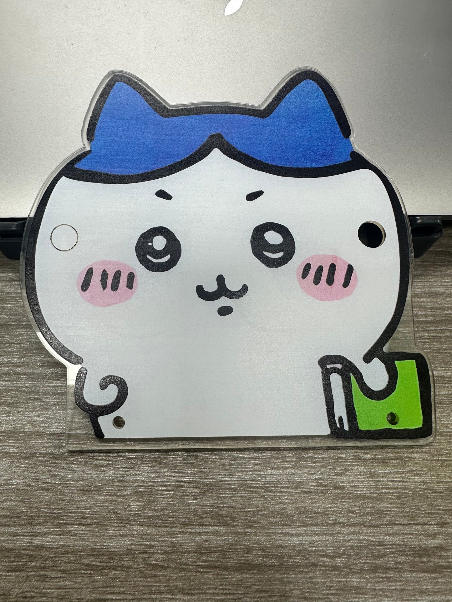 キティ、しんちゃん、ちいかわのメガネホルダー