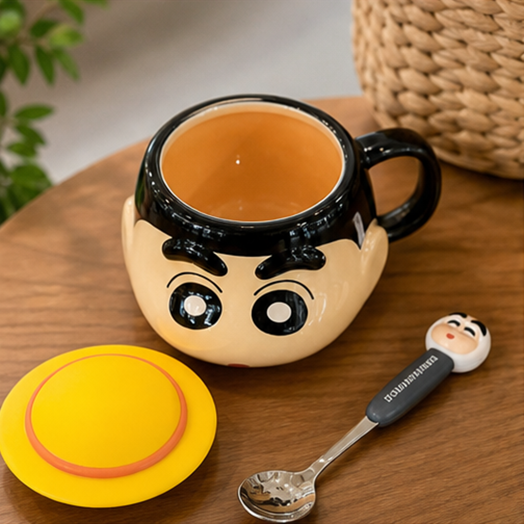クレヨンしんちゃん 520ml 帽子ふた付き 造型セラミックマグ スプーン付き