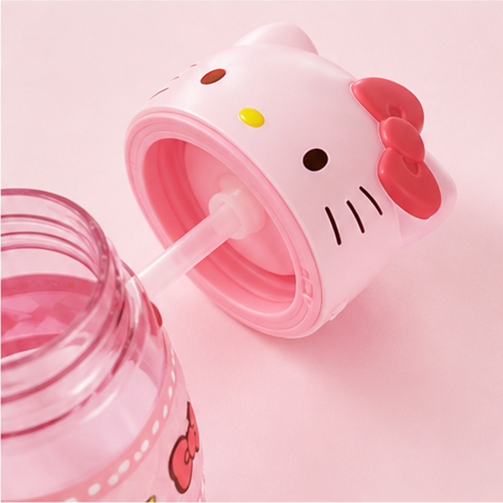 サンリオ ハローキティ 650ml フルーツインフューザー付き ストローボトル ピンク