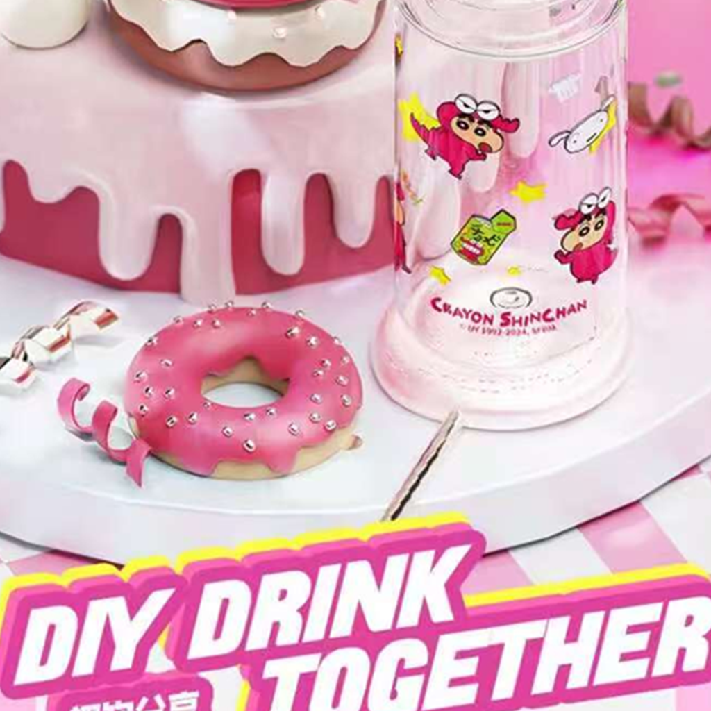 クレヨンしんちゃん×サンリオ 直飲みボトル 500ml ピンク