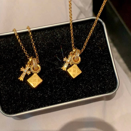 古法ダイヤモンド彫刻・金メッキ十字形ダイス彫刻ネックレス