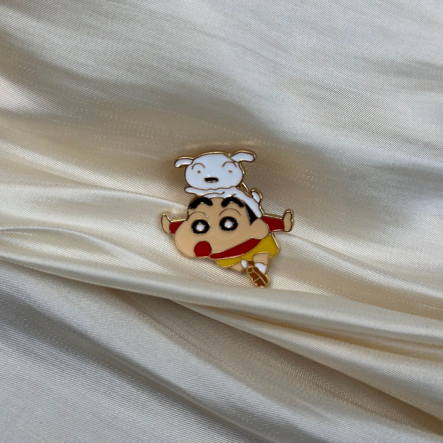 クレヨンしんちゃんのブローチ
